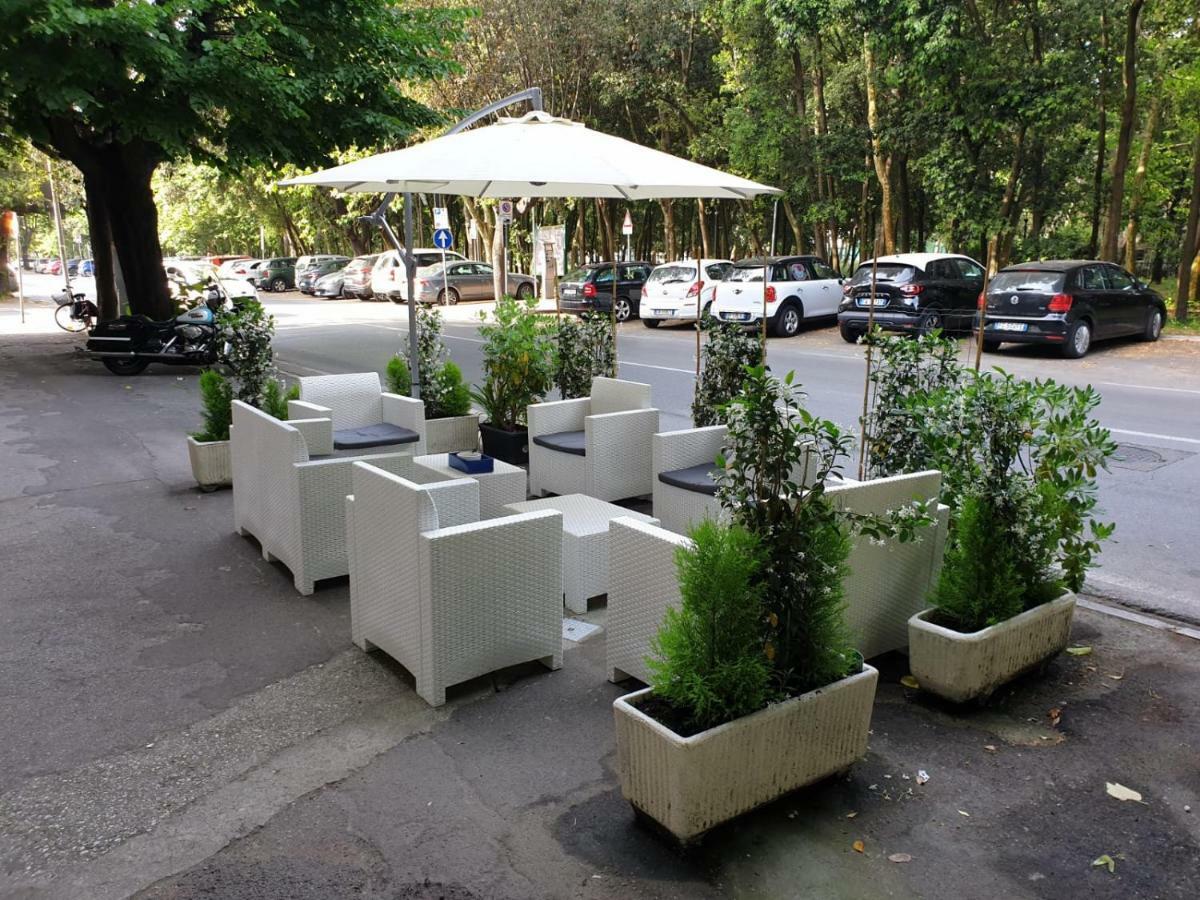 Hotel Bianchi Viareggio Buitenkant foto